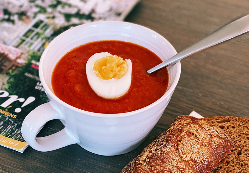 Mettende tomatsuppe med mer proteiner